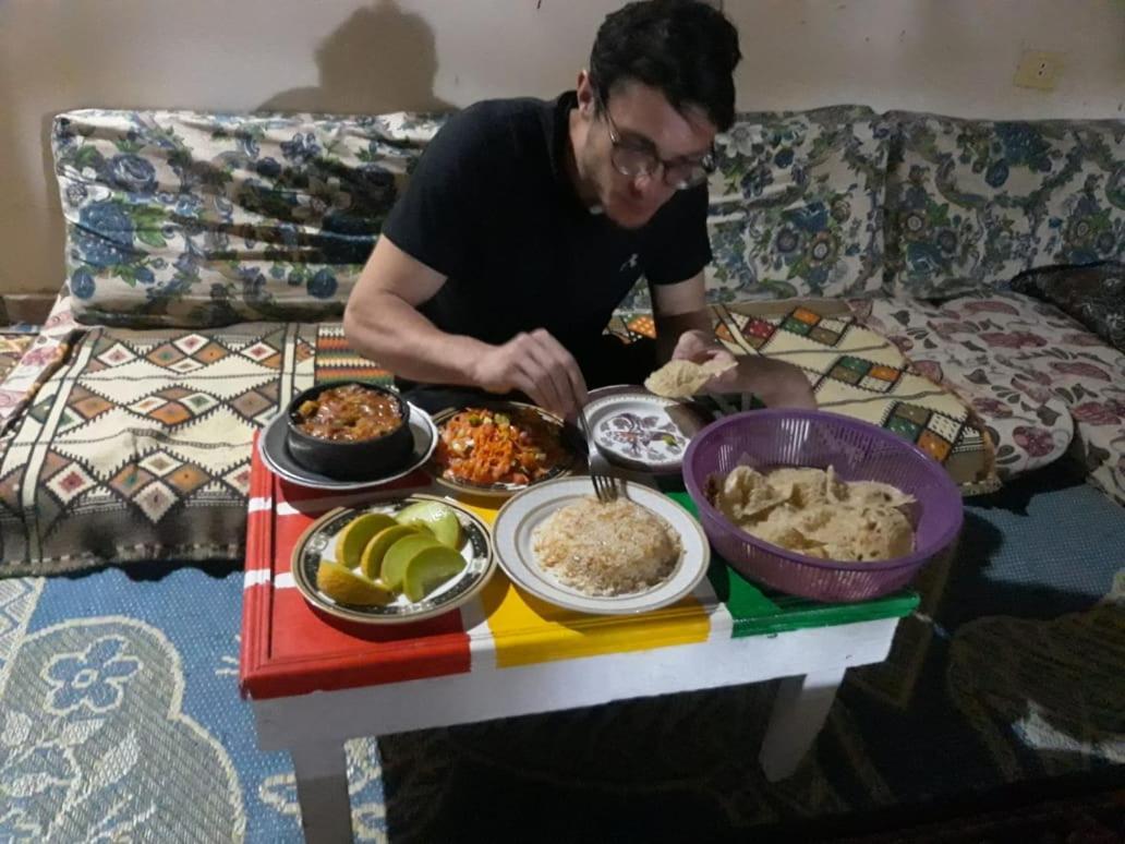 One Love Guesthouse & Restaurant Luksor Dış mekan fotoğraf