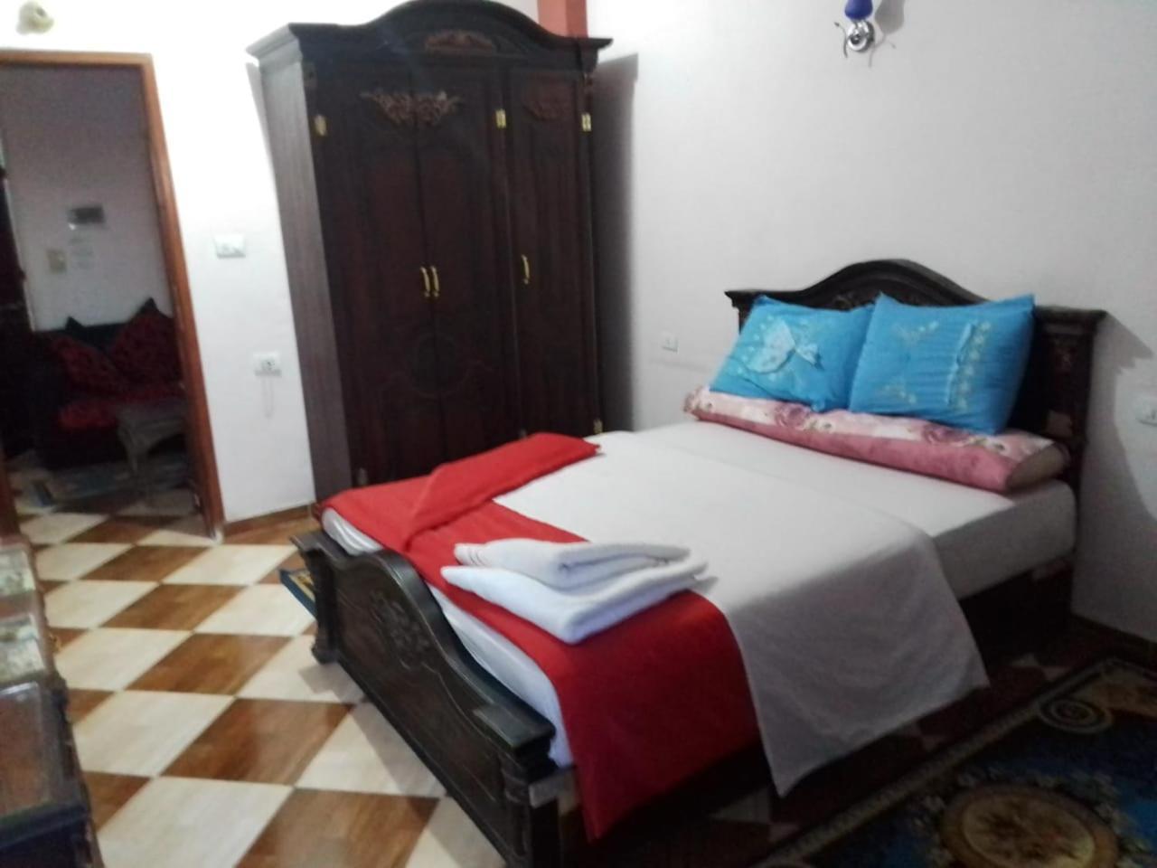 One Love Guesthouse & Restaurant Luksor Dış mekan fotoğraf