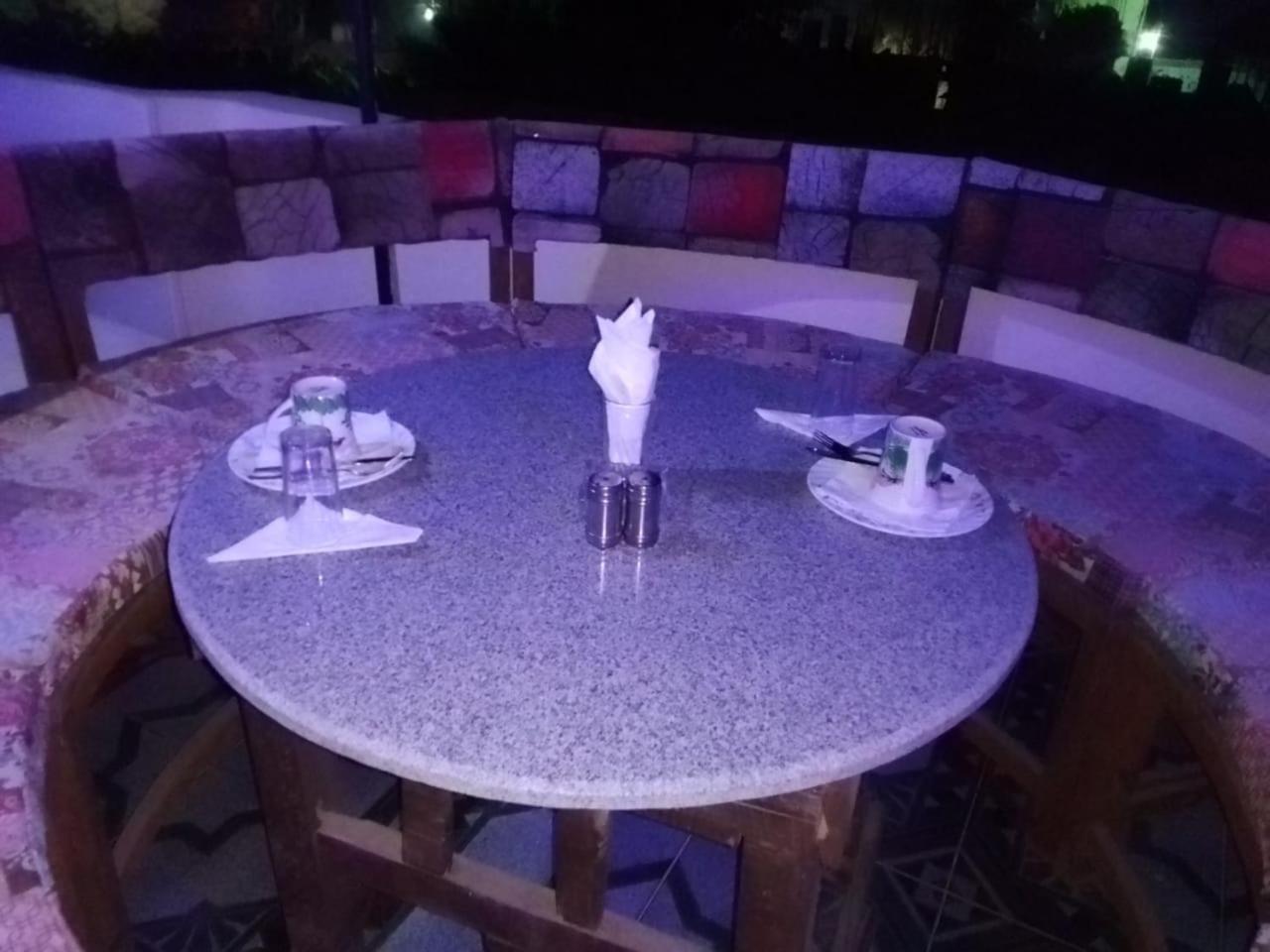 One Love Guesthouse & Restaurant Luksor Dış mekan fotoğraf