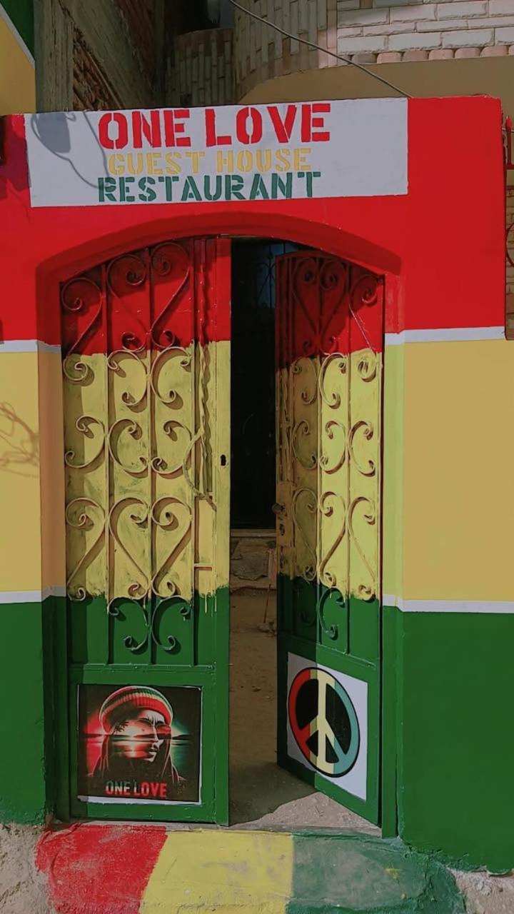 One Love Guesthouse & Restaurant Luksor Dış mekan fotoğraf