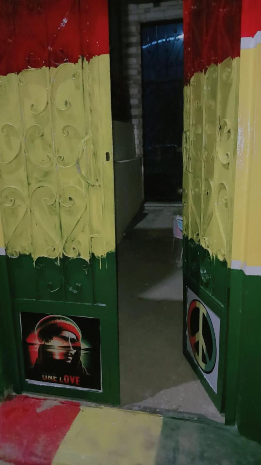 One Love Guesthouse & Restaurant Luksor Dış mekan fotoğraf