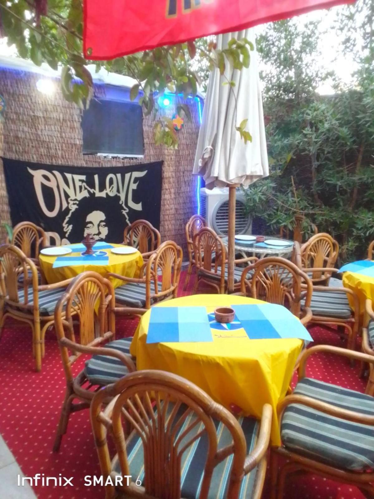 One Love Guesthouse & Restaurant Luksor Dış mekan fotoğraf
