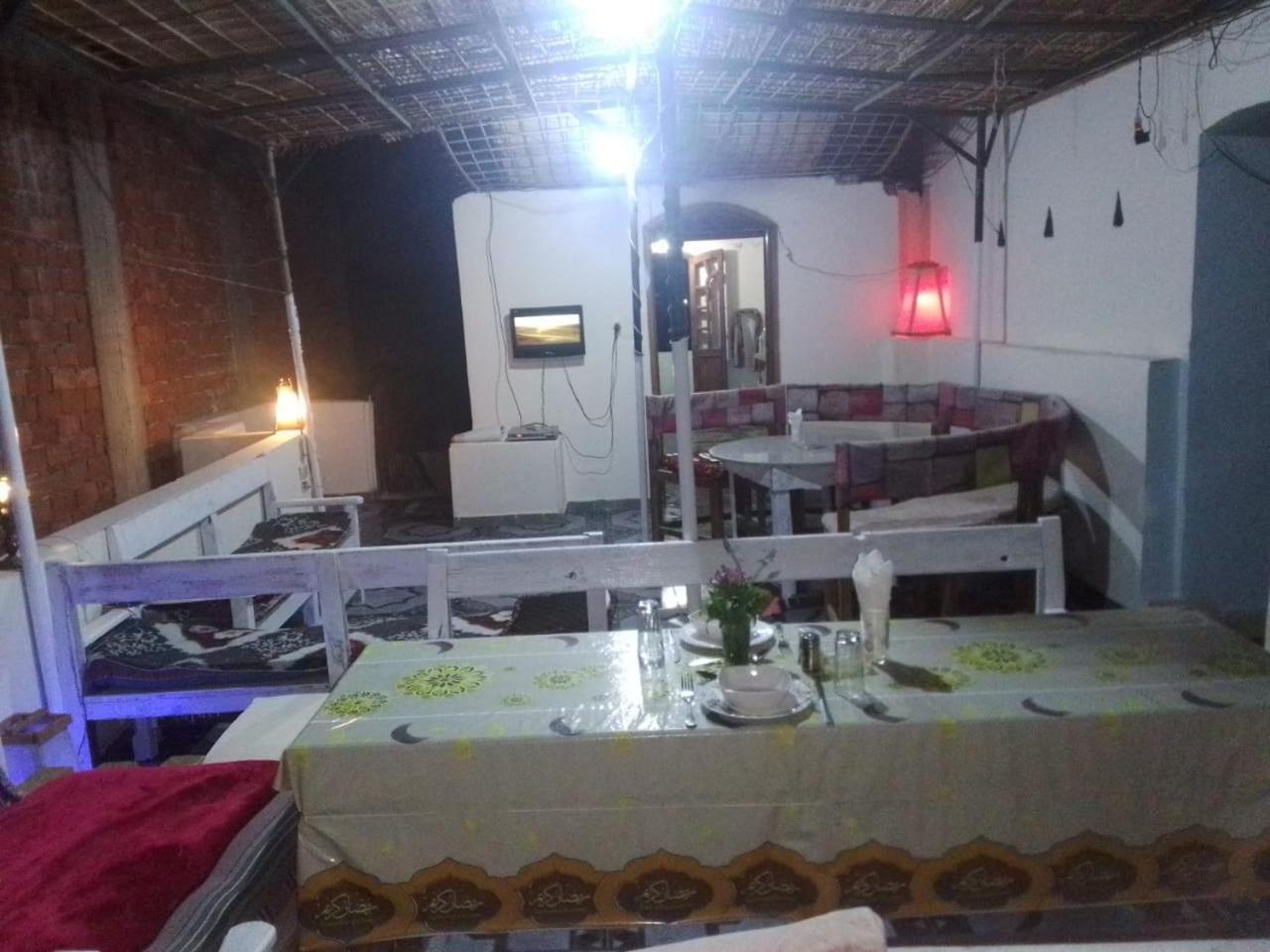 One Love Guesthouse & Restaurant Luksor Dış mekan fotoğraf