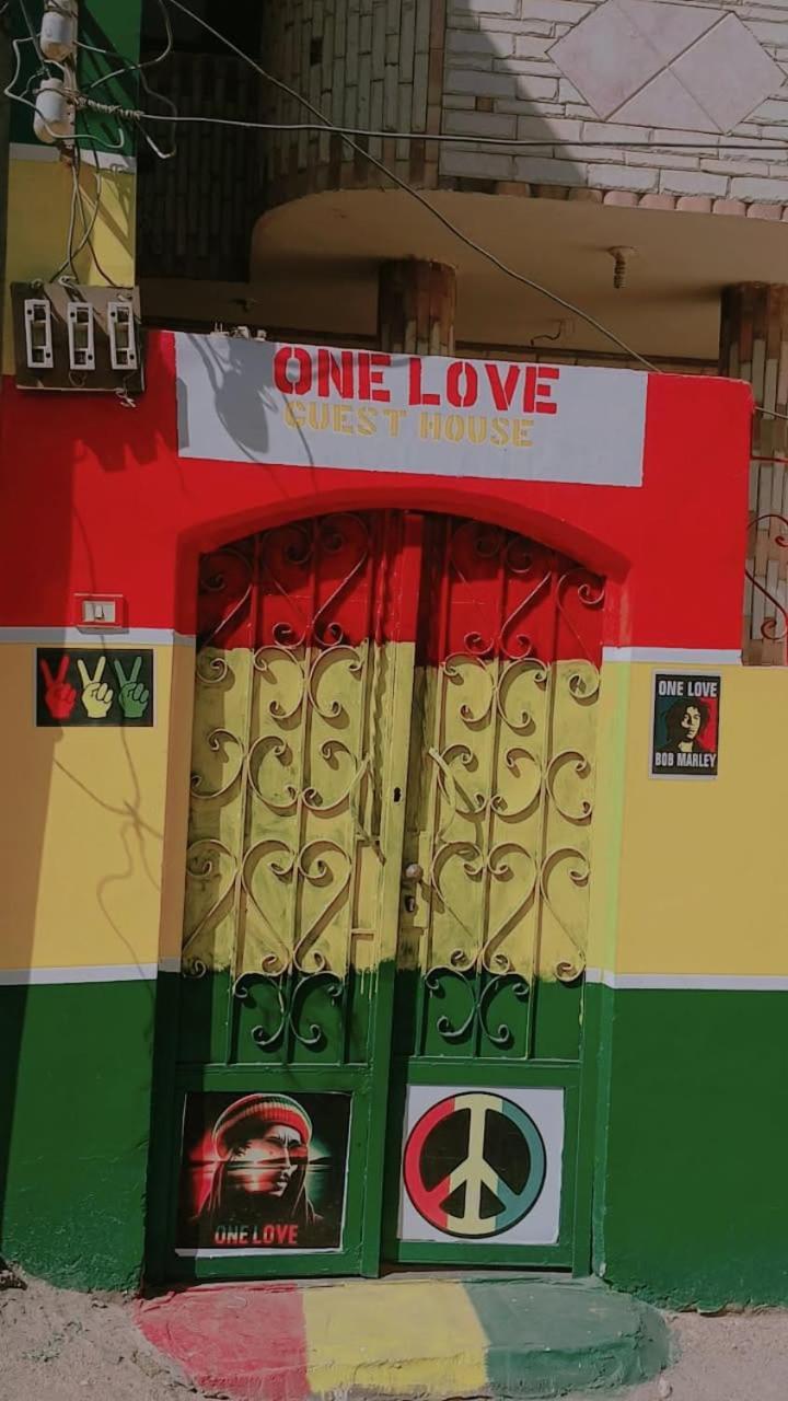 One Love Guesthouse & Restaurant Luksor Dış mekan fotoğraf